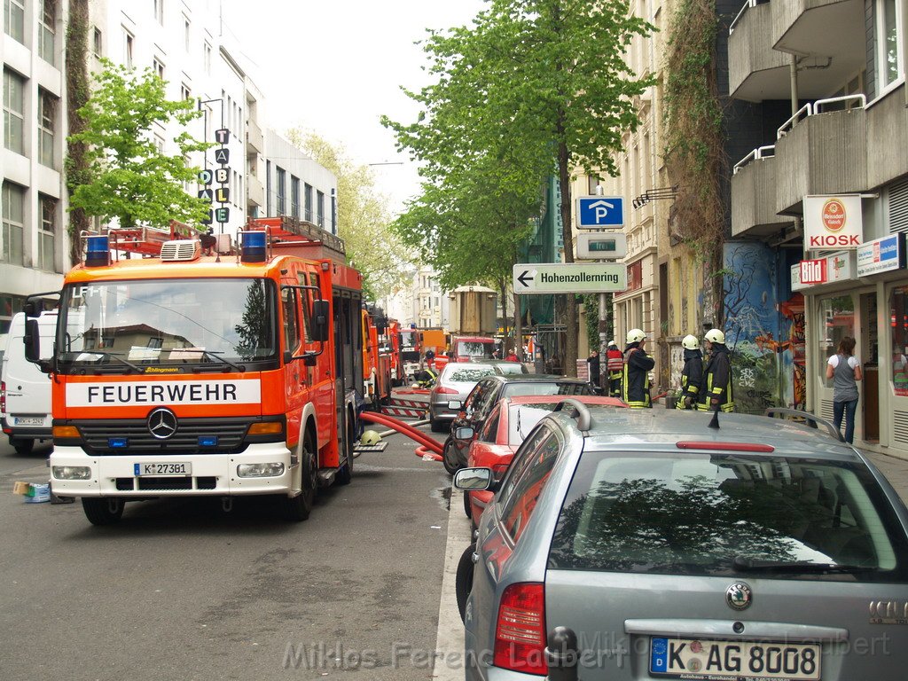 Dachstuhlbrand Belgisches Viertel Maastricherstr P005.JPG